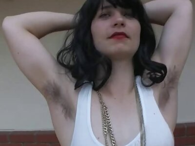 Eva Longa MILF videos de sexo amador gratis desagradável sendo fodida na sala de aula
